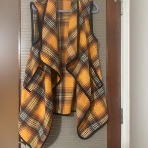 Chic Yellow and Black Plaid Vest